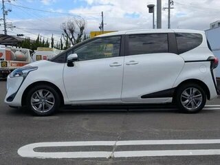 2019 Toyota Sienta II Рестайлинг, белый, 1070000 рублей, вид 5