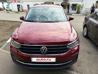 2021 Volkswagen Tiguan II Рестайлинг, красный, 2999999 рублей, вид 2