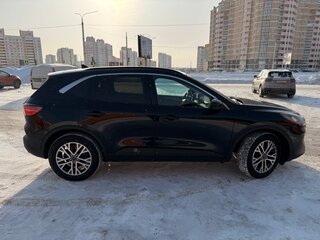 2022 Ford Escape IV, чёрный, 1500000 рублей, вид 4
