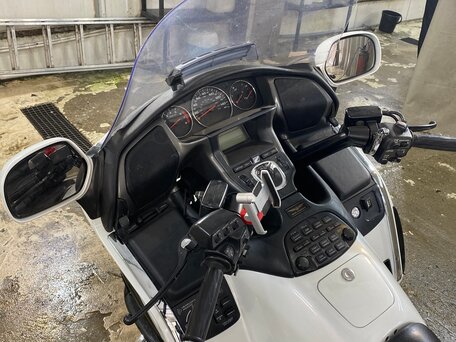 2010 Honda GL 1800 Gold Wing, белый, 1200000 рублей, вид 1