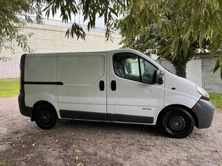 2005 Renault Trafic II, белый, 720000 рублей, вид 5