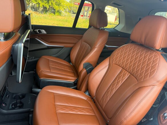 2019 BMW X7 30d I (G07), белый, 8640000 рублей - вид 24