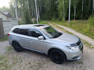2015 Mitsubishi Outlander III Рестайлинг 2, серый, 2200000 рублей, вид 5