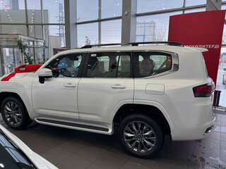 2025 Toyota Land Cruiser 300 Series, белый, 16448000 рублей, вид 4