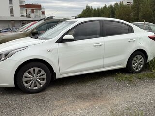 2018 Kia Rio IV, белый, 890000 рублей, вид 4