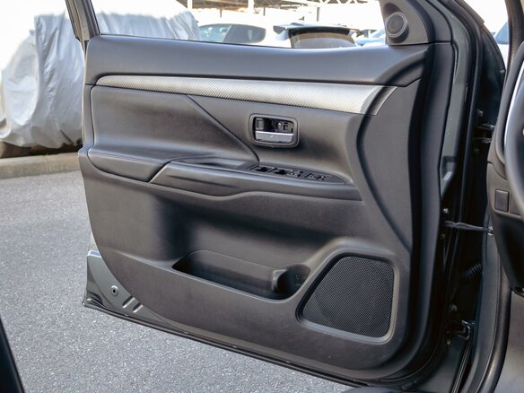 2014 Mitsubishi Outlander III Рестайлинг, серый, 1335000 рублей - вид 11