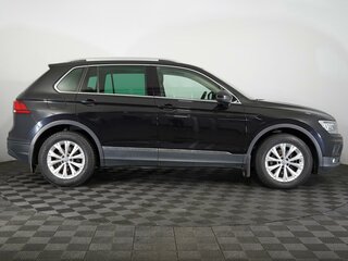 2017 Volkswagen Tiguan II, чёрный, 1530000 рублей, вид 5