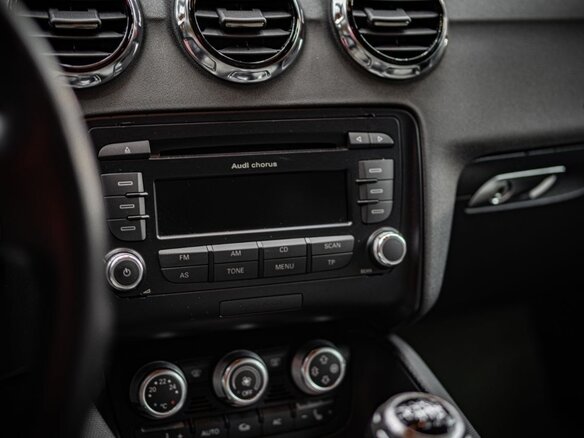 2011 Audi TT II (8J) Рестайлинг, серебристый, 1999999 рублей - вид 12