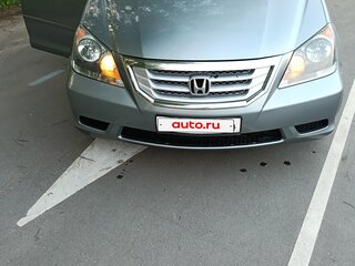 2010 Honda Odyssey (North America) III, серый, 800000 рублей, вид 2