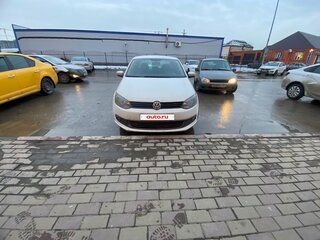 2014 Volkswagen Polo V, белый, 700000 рублей, вид 1