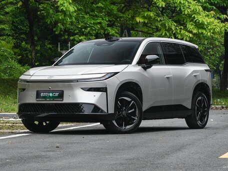 2026 Toyota bZ3X 58.3 kWh, серебристый, 3372000 рублей, вид 2