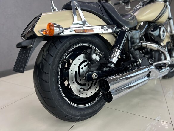 2014 Harley-Davidson Fat Bob, бежевый - вид 15