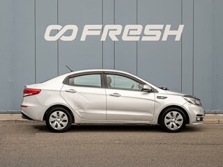 2016 Kia Rio III Рестайлинг, серебристый, 645000 рублей, вид 5
