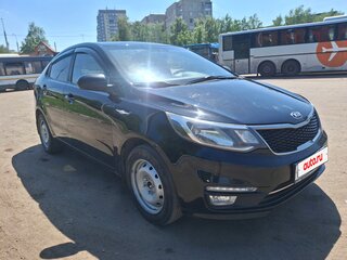 2016 Kia Rio III Рестайлинг, чёрный, 969000 рублей, вид 3