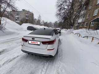2018 Kia Optima IV Рестайлинг, белый, 1820000 рублей, вид 2