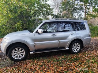 2011 Mitsubishi Pajero IV Рестайлинг 1, серебристый, 1800000 рублей, вид 4