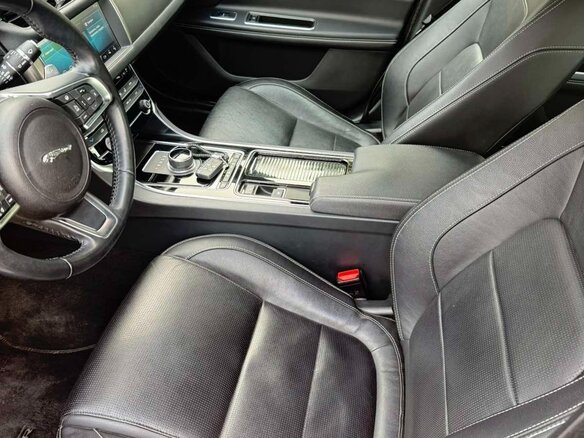 2019 Jaguar XF II, чёрный, 2100000 рублей - вид 5