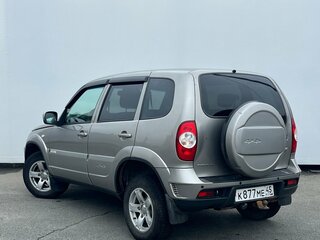 2017 Chevrolet Niva I Рестайлинг, серый, 480000 рублей, вид 4