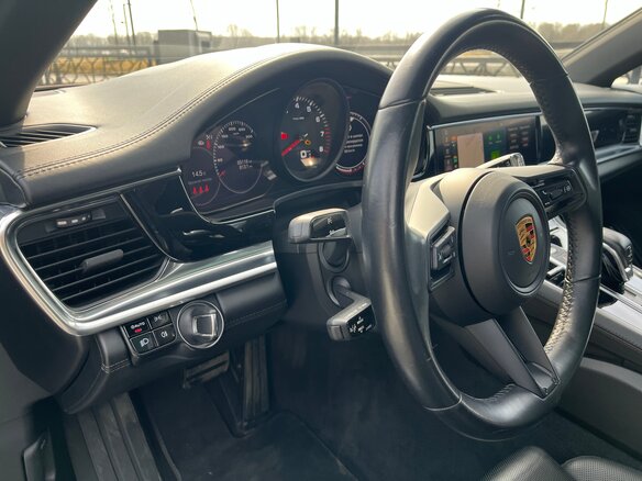 2020 Porsche Panamera II Рестайлинг, красный, 11594775 рублей - вид 26