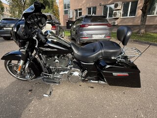 2016 Harley-Davidson Street Glide, чёрный, 1320000 рублей, вид 4