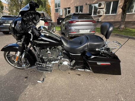 2016 Harley-Davidson Street Glide, чёрный, 1320000 рублей, вид 4