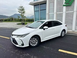 2023 Toyota Corolla XII (E210), белый, 1245000 рублей, вид 1