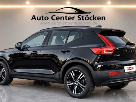 2023 Volvo XC40 I Рестайлинг, чёрный, 2690000 рублей, вид 2