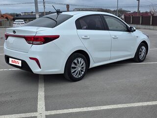 2018 Kia Rio IV, белый, 740000 рублей, вид 4