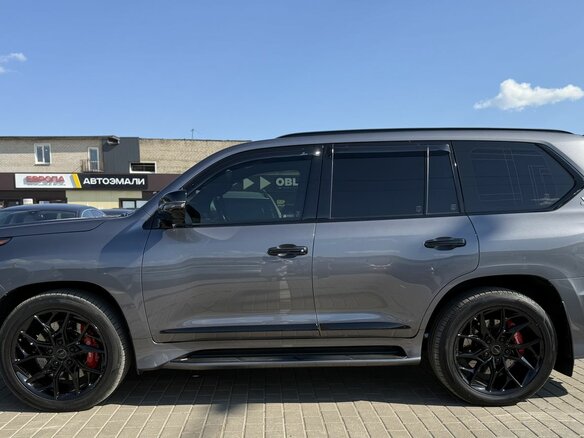 2020 Lexus LX 570 III Рестайлинг 2, серый, 13300000 рублей - вид 2
