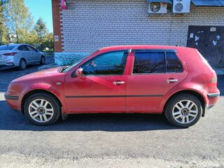 2001 Volkswagen Golf IV, красный, 350000 рублей, вид 3