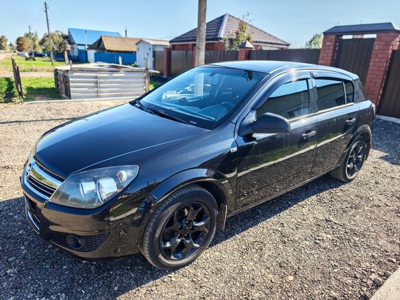 2011 Opel Astra H Рестайлинг, чёрный, 550000 рублей - вид 2