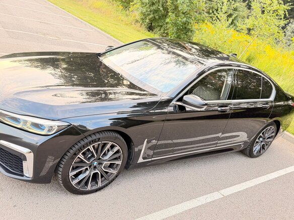 2020 BMW 7 серии 750d xDrive VI (G11/G12) Рестайлинг, чёрный, 7500000 рублей - вид 2