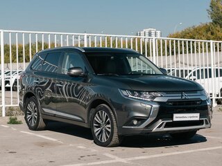 2019 Mitsubishi Outlander III Рестайлинг 3, серый, 1935000 рублей, вид 3