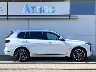2025 BMW X7 40i I (G07) Рестайлинг, белый, 15790000 рублей, вид 4