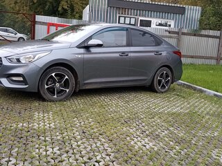2017 Hyundai Solaris II, серый, 1050000 рублей, вид 1