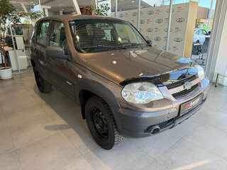 2016 Chevrolet Niva I Рестайлинг, серый, 580000 рублей, вид 2