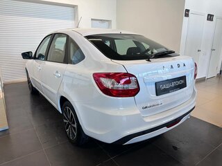 2026 Lada (ВАЗ) Granta I Рестайлинг, белый, 1244000 рублей, вид 5
