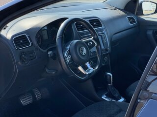 2018 Volkswagen Polo V Рестайлинг, чёрный, 980000 рублей, вид 3