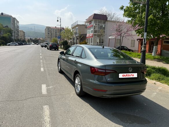 2020 Volkswagen Jetta VII, зелёный, 1600000 рублей - вид 3