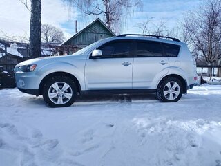 2010 Mitsubishi Outlander II Рестайлинг, серебристый, 1575000 рублей, вид 4