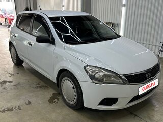 2011 Kia Ceed I Рестайлинг, белый, 700000 рублей, вид 3