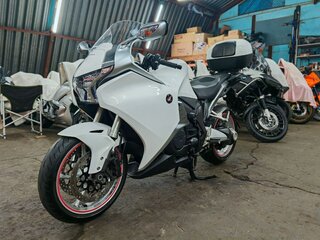 2012 Honda VFR 1200, белый, 860000 рублей, вид 2