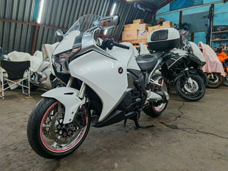 2012 Honda VFR 1200, белый, 860000 рублей, вид 2
