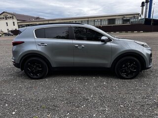 2022 Kia Sportage IV Рестайлинг, серебристый, 2900000 рублей, вид 3