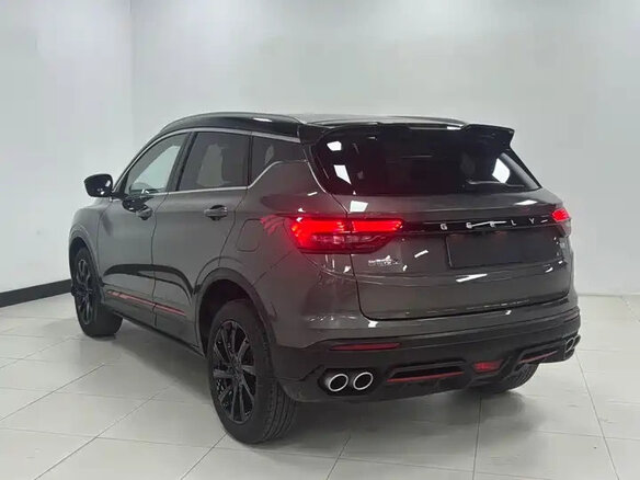 2022 Geely Coolray (Binyue) I, серый - вид 3