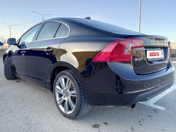 2013 Volvo S60 II, коричневый - вид 10