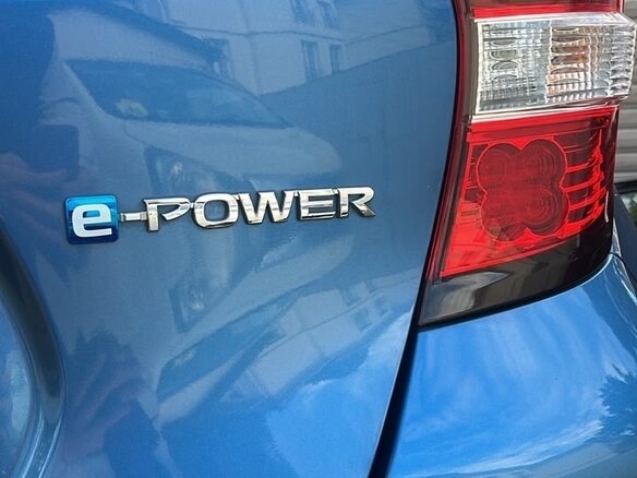 2018 Nissan Note e-Power II Рестайлинг, синий - вид 5
