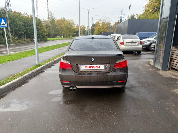 2009 BMW 5 серии 525xi V (E60/E61) Рестайлинг, коричневый, 1500000 рублей - вид 2