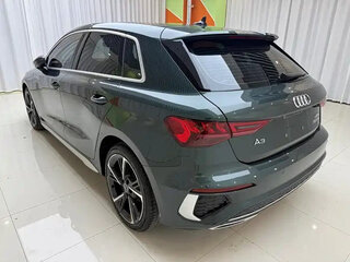 2023 Audi A3 Sportback 35 TFSI IV (8Y), зелёный, 1642000 рублей, вид 5