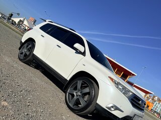 2011 Toyota Highlander II (XU40) Рестайлинг, белый, 2700000 рублей, вид 1